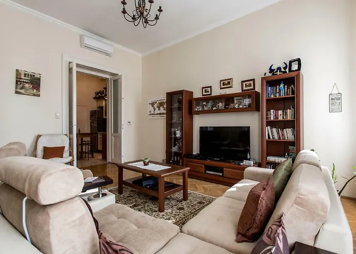 St. Stephen Boulevard Apartment